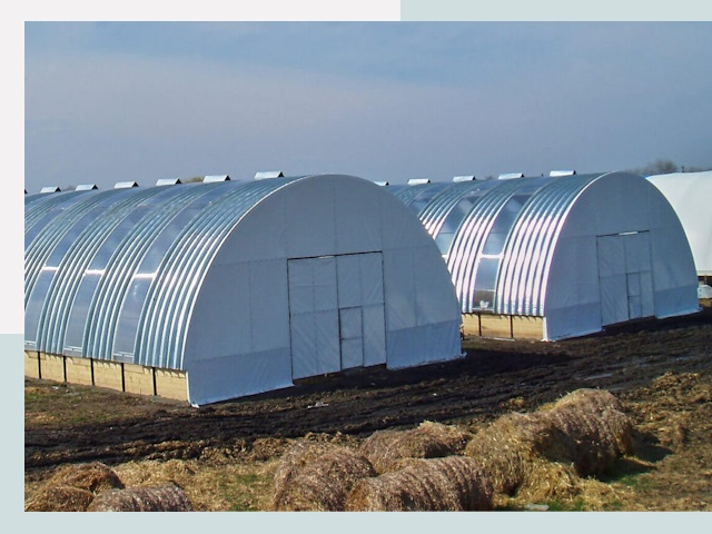 Сельскохозяйственные здания в Светлограде